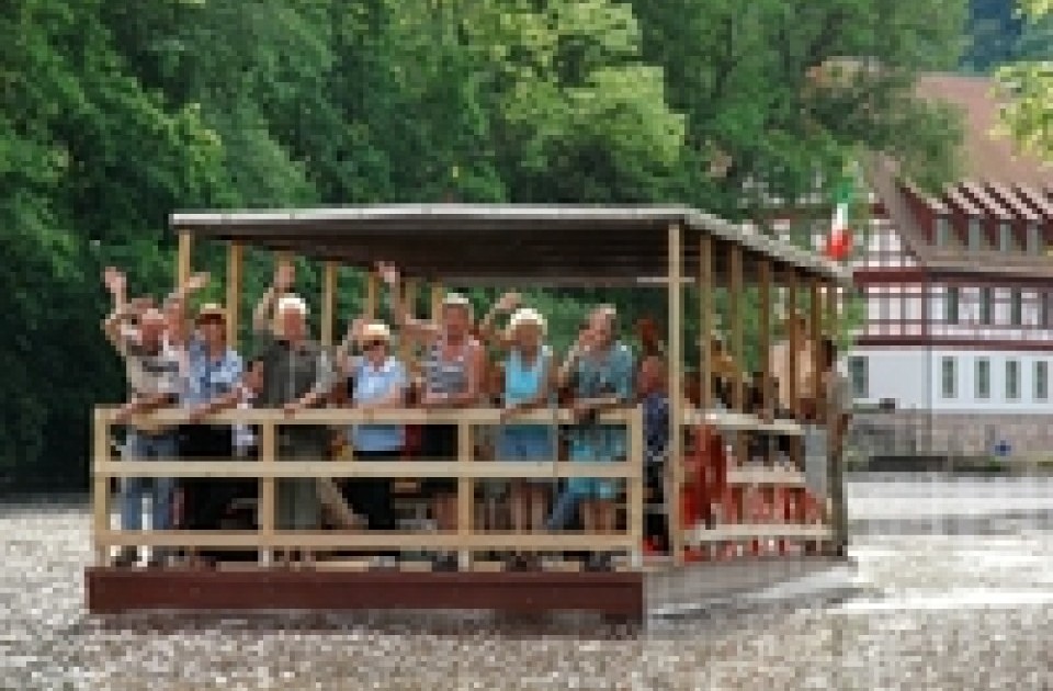 motorboot fahren auf der fulda